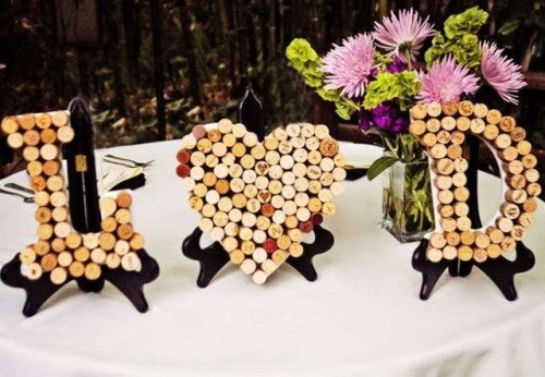 decor table a faire sois meme original avec des bouchons de bouteille de vin en liege